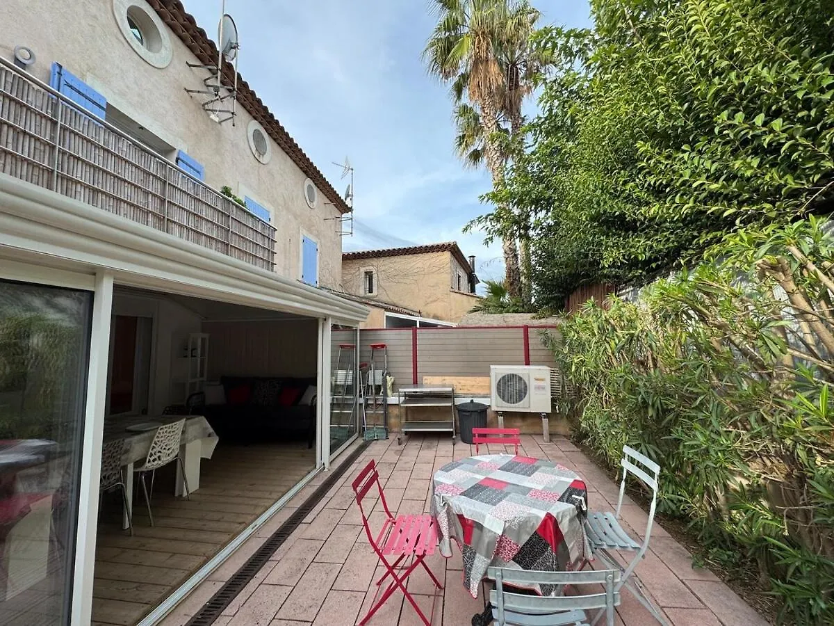 Appartement 2Ch, Terrasses Parking, 50M De La Plage Sanary-sur-Mer Apartment