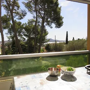 Appartement Grand T2 Vue Calme Climatisé 500 M Village Et Parking Gratuit, Sanary-sur-Mer